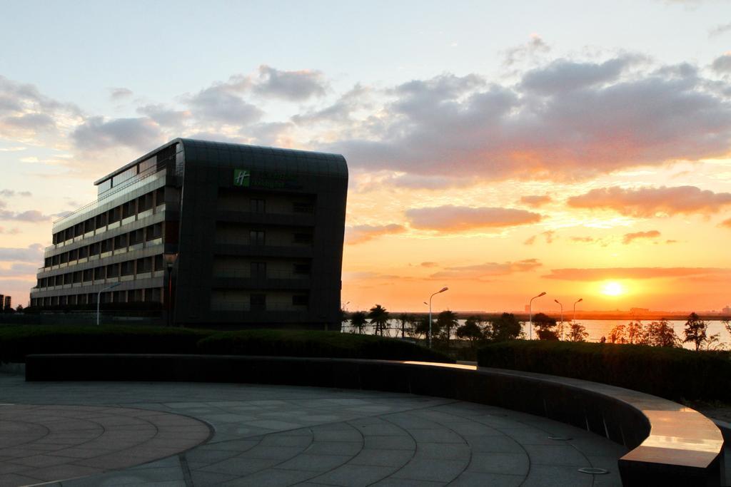 Holiday Inn Express Shanghai Nanhuizui Exterior photo
