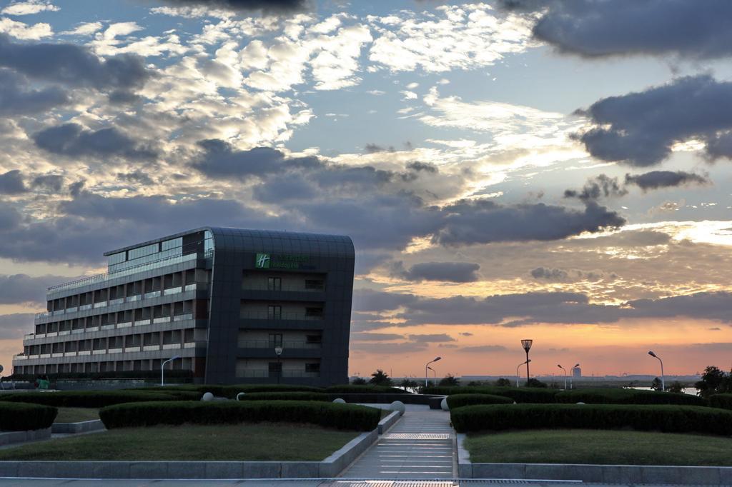 Holiday Inn Express Shanghai Nanhuizui Exterior photo