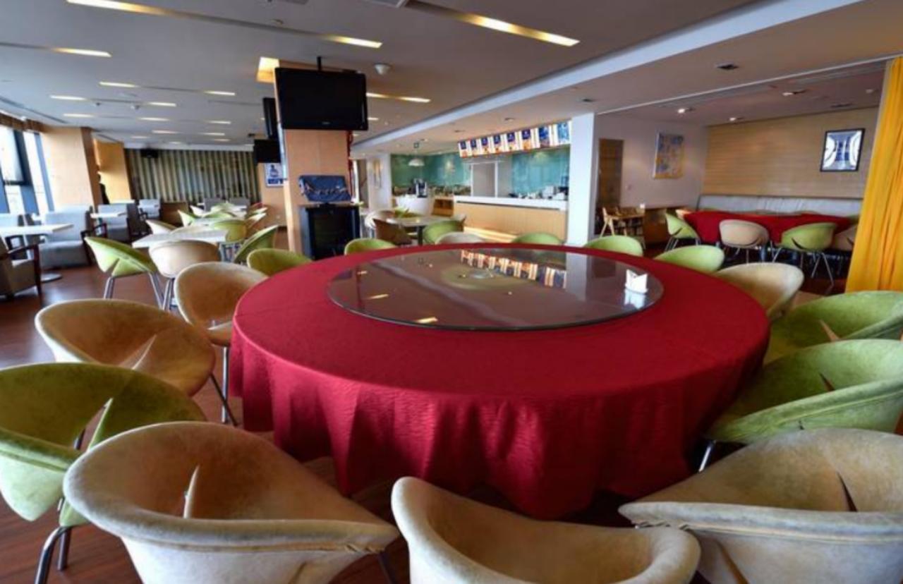 Holiday Inn Express Shanghai Nanhuizui Exterior photo
